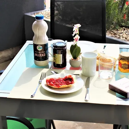 Marine Lux Apartman Póla