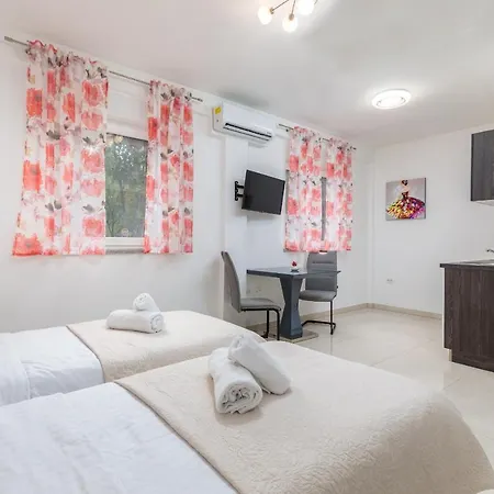 Apartment Marine Lux Pula