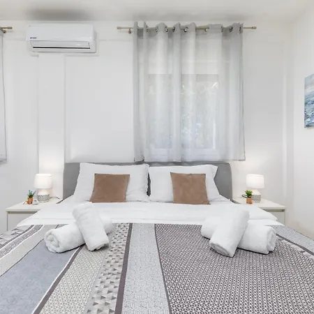 Marine Lux Apartment *