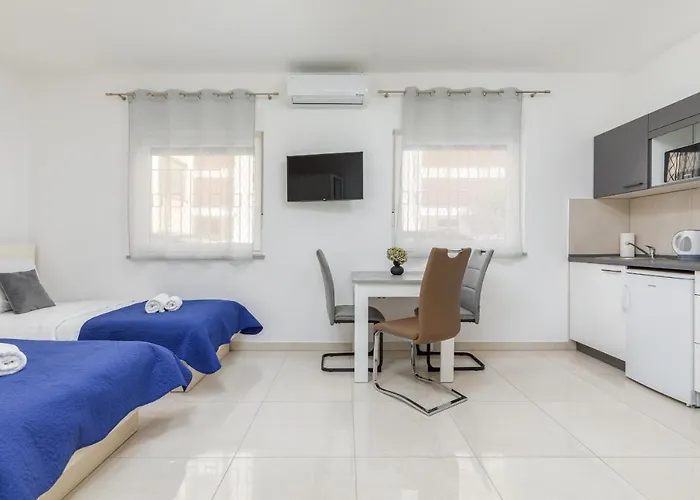 Marine Lux Πούλα